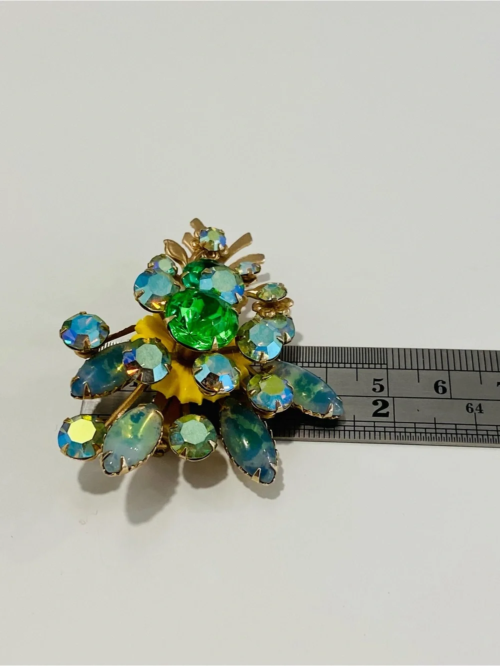 Vintage Green Aurora Borealis Rhinestones Brooch Yellow Plastic Flower Rivets